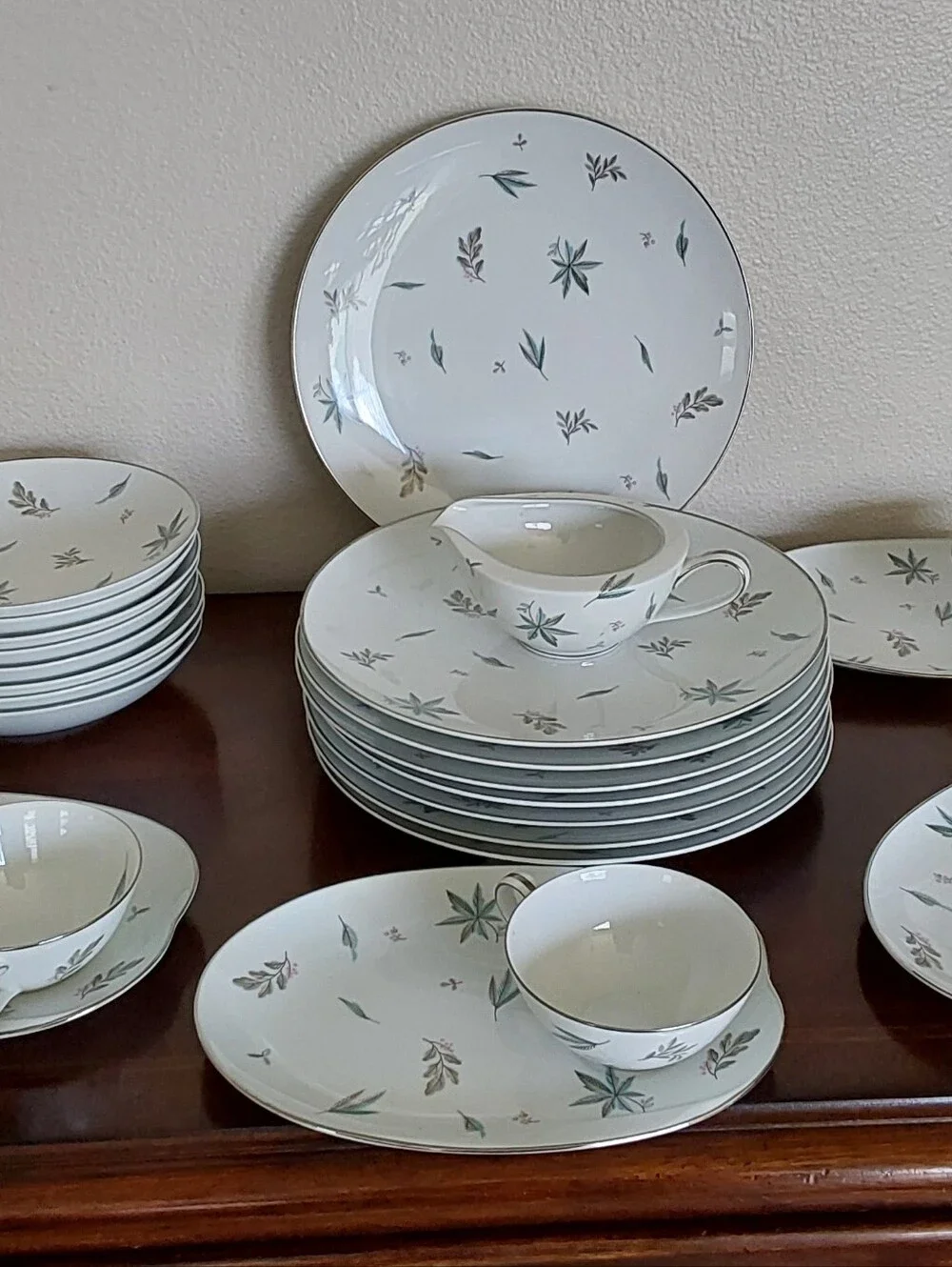 Noritake  Automne White Dinnerware Set with Soft Sage Leaf Pattern